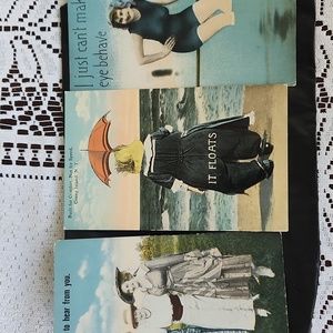 SET OF 3 PERFECT CONDITION VINTAGE POSTCARDS.